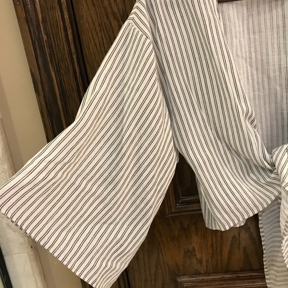 Honey Bella tie front top - Picture 2 of 4